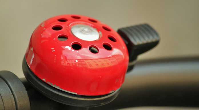 Pescate dà l’ “Alt” alle bici senza campanello sulla ciclabile a lago