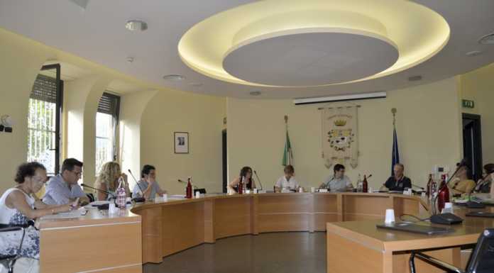 Olginate: si rifarà la pavimentazione di asilo e centro sportivo