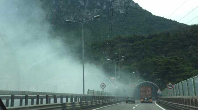 Nuvola di fumo nel tunnel del Barro: sopralluogo dei pompieri