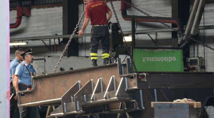 Olginate, infortunio in carpenteria: soccorso un operaio