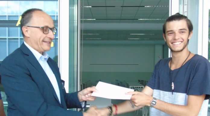 Lecco, consegnati i buoni acquisto ai 400 ragazzi di Living Land