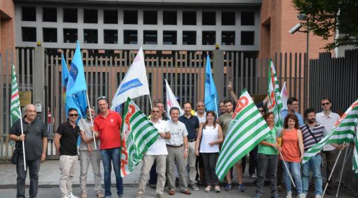 Poste e proteste: anche il Comune di Lecco insieme ai sindacati
