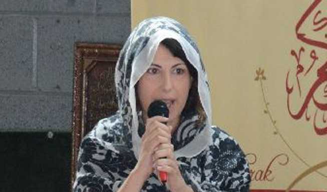 Assessore col velo in moschea, la Lega attacca: “Una vergogna”
