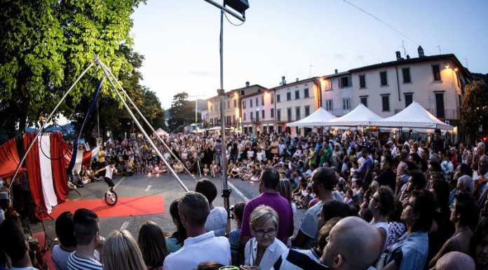 Sarnico Busker Festival: l’arte di strada invade il Lago d’Iseo