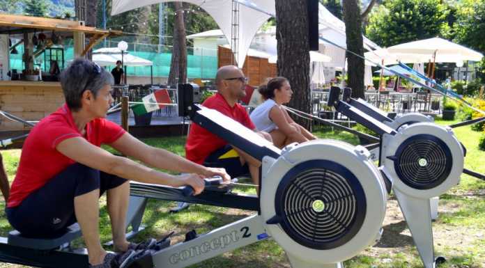 Mandello, al Lido la maratona di remoergometro incuriosisce