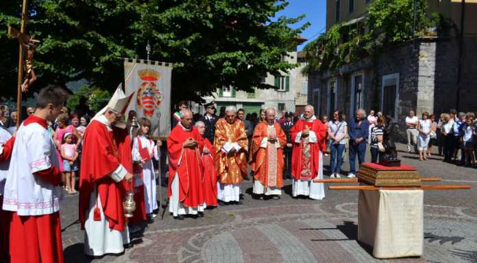 Mandello, il vescovo: “San Lorenzo scuota le nostre coscienze”