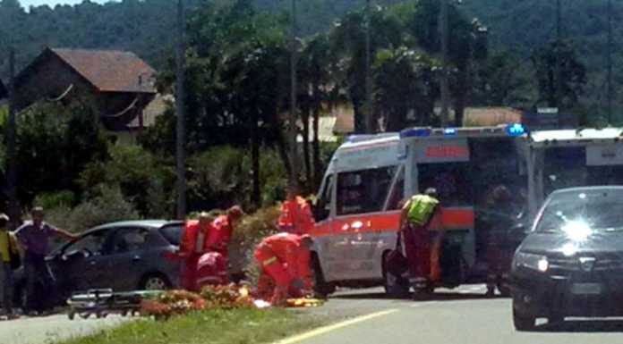 Airuno. Incidente tra auto e moto: paura per due giovani