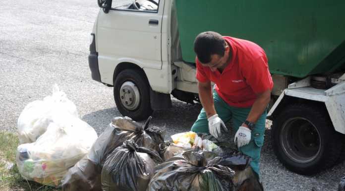 Rifiuti. A Valmadrera la “fototrappola” incastra gli incivili