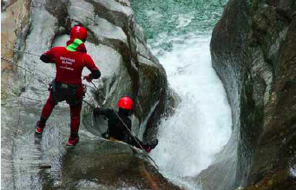 32enne di Colico s’infortuna facendo canyoning in Val Bodengo: ricoverata