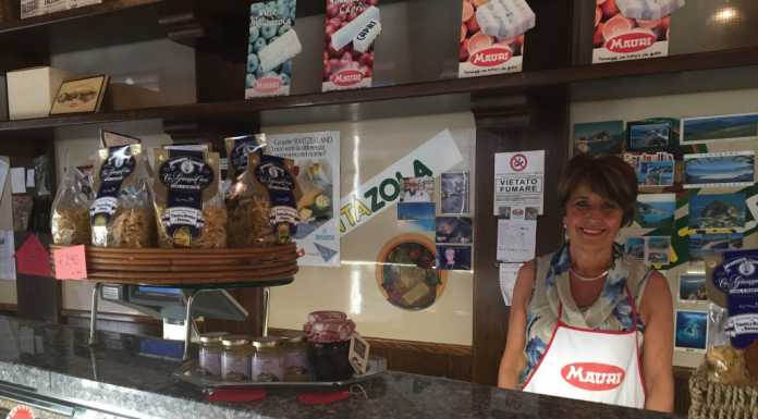 Lecco, dopo 40 anni chiude “La Nuova Casa del Formaggio”