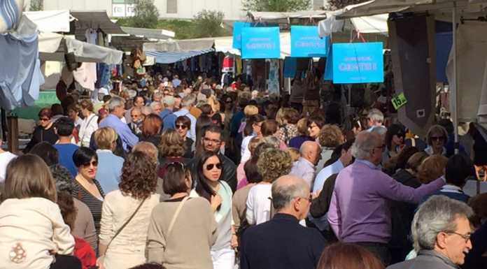 Gli Ambulanti di Forte dei Marmi domenica fanno tappa a Monza
