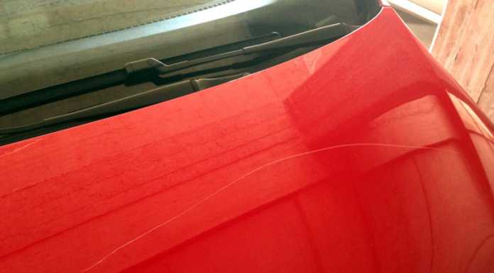 Viale Montegrappa: attenti al vandalo, auto danneggiate