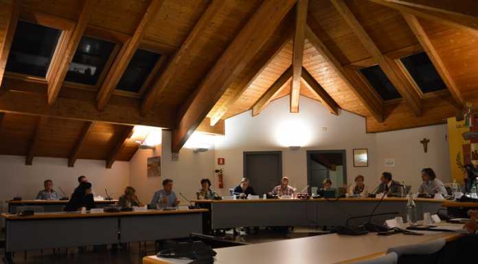 Calolzio, consiglio comunale notturno per avere un voto in più