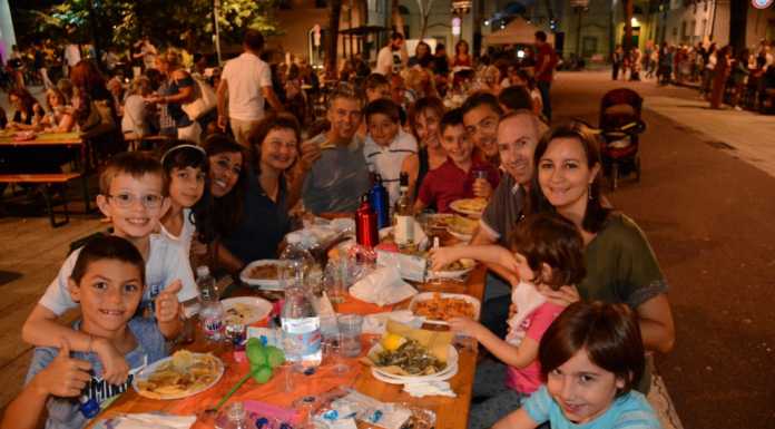 In 700 alla cena sul Viale: tutti a tavola per aiutare i più bisognosi