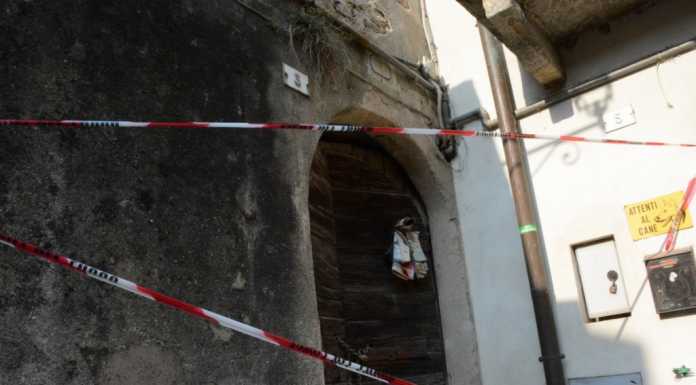 Chiuso: rischio crollo del tetto, transennato uno stabile