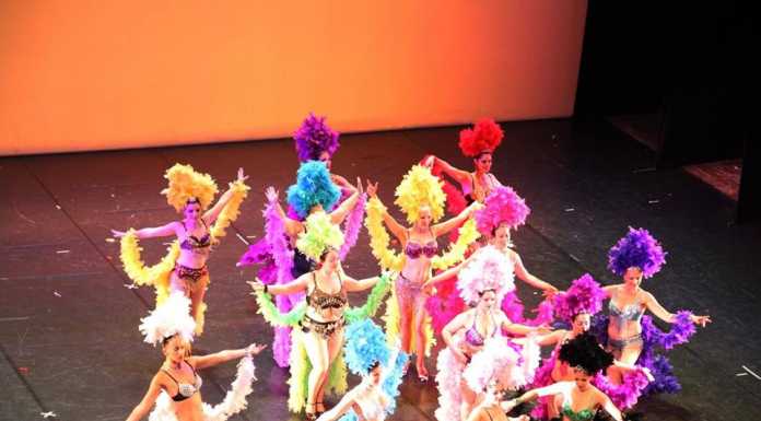 Como si tinge di glamour: ritorna il Como Lake Burlesque Festival