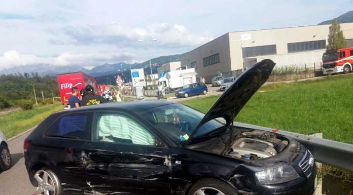 Oggiono. Auto contro camion, paura per madre e figlia