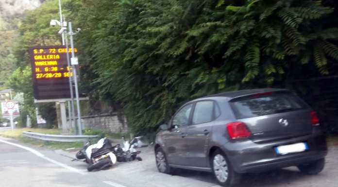 Auto contro moto sul lungolago di Lecco, 56enne all’ospedale
