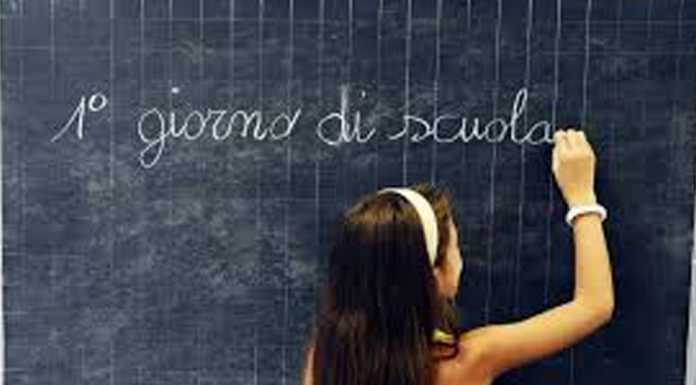 Primo giorno di scuola ma all’appello mancano gli insegnanti