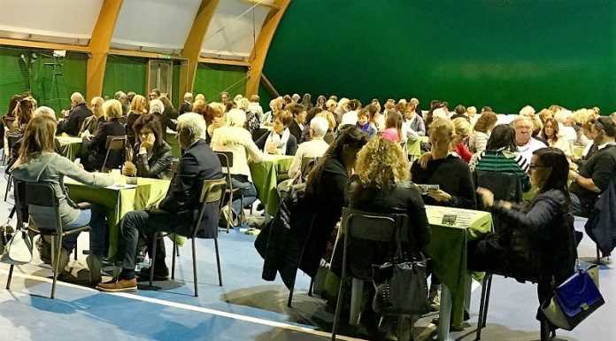 Burraco e amatriciana solidali al tennis club: raccolti 2.170 €