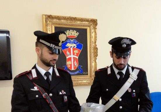 Studenti puliscono il parco e trovano un etto di marijuana