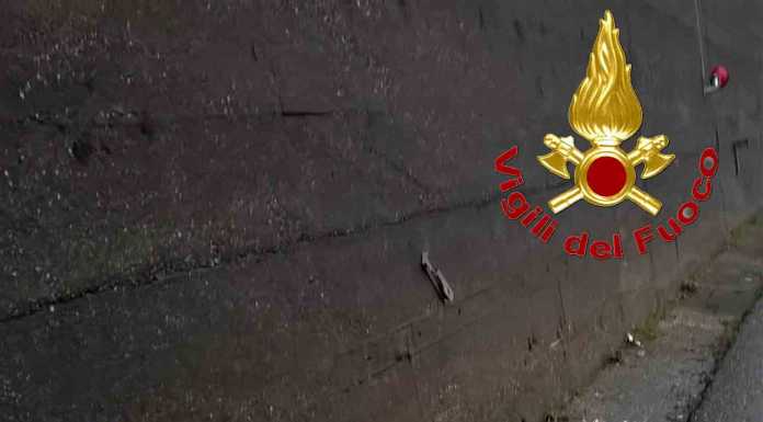 Masso sulla super tra Lecco e Abbadia: rimosso, strada aperta