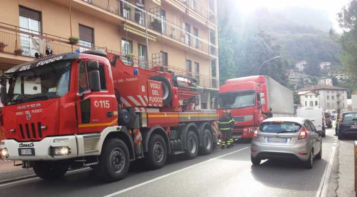 Camion in panne, traffico in tilt in mattinata a Maggianico