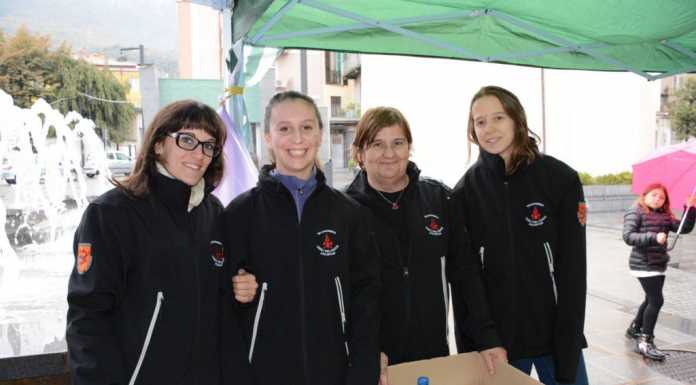 Valmadrera, castagne “a ruba” per sostenere i Vigili del Fuoco