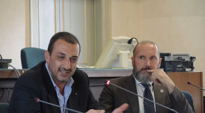 13 defibrillatori per le palestre comunali, un dono per la sicurezza