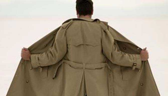 Esibizionista davanti alle scuole, importunata una mamma