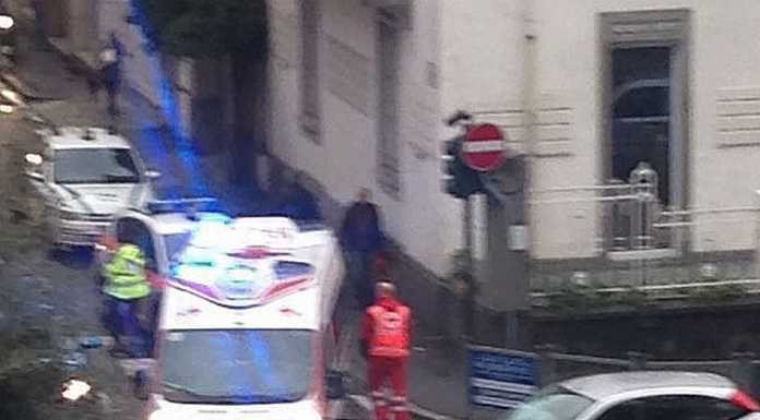 Incidente all’incrocio di via Aspromonte: soccorso anche un bimbo