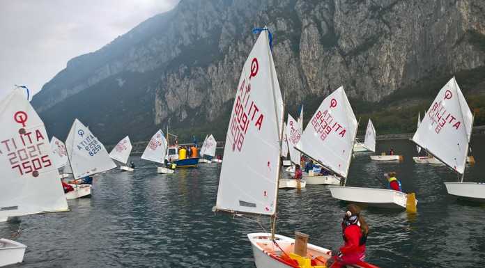 Via all’Interlaghina: 65 piccoli timonieri in regata sul lago