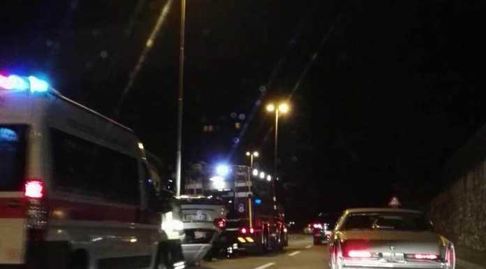 Perde il controllo e si ribalta all’altezza del Griso, 24enne in Ps