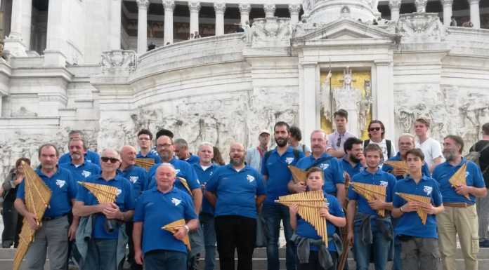 La musica dei Picett del Grenta a Roma, ricevuti in Vaticano