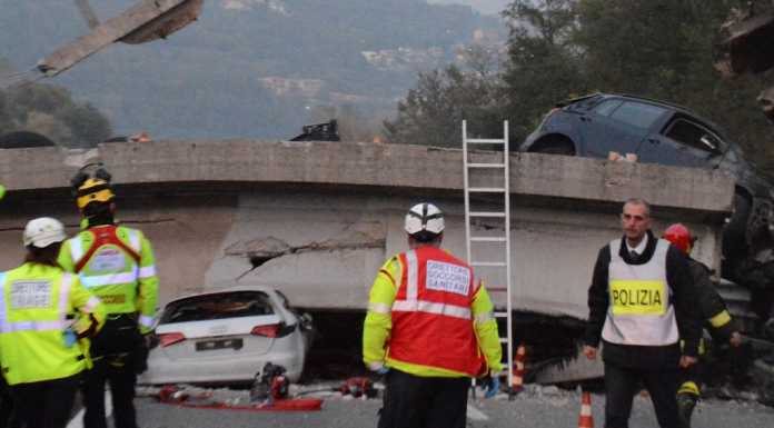 Disastro ad Annone, crolla il ponte sulla SS36, un morto e 4 feriti