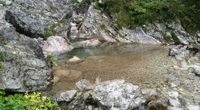 Boom di turisti per le pozze sul Gallavesa, arriva la navetta tra Calolzio e Erve