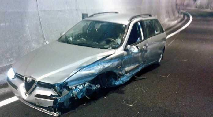 Folle inseguimento in ‘super’, poi lo schianto: arrestati dai carabinieri