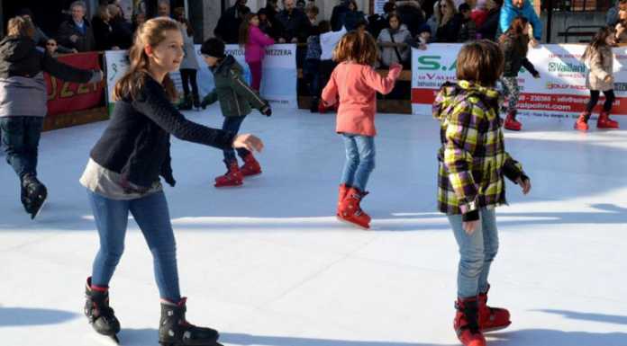 Lecco si prepara al Natale e in piazza torna la pista del ghiaccio