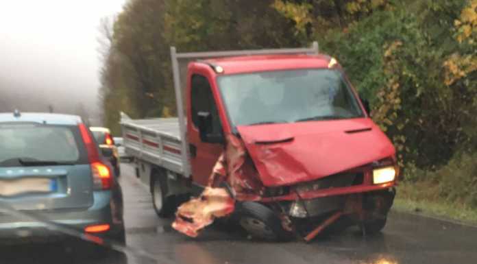 Scia di incidenti sulle strade: diversi automobilisti soccorsi