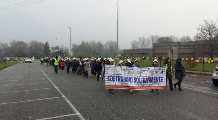 Olginate: i bimbi del piedibus in marcia per costruire “solidaRmente”