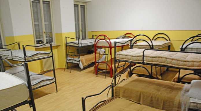 Diecimila euro per i senzatetto: il dono di Acel al rifugio della Caritas