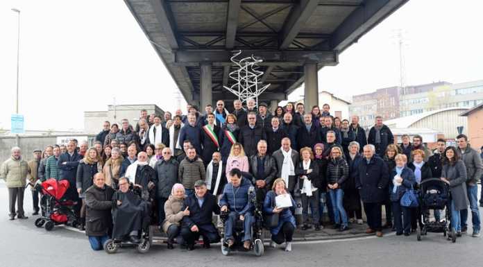 Lecco, inaugurata la scultura per i 25 anni di Telethon