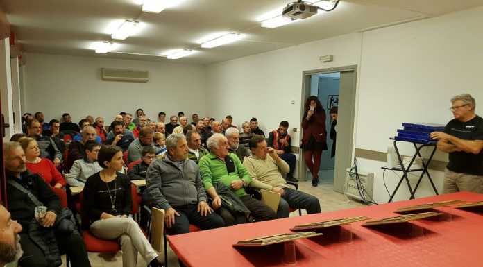 Cinque volontari ora “pensione”, il Soccorso Alpino li premia