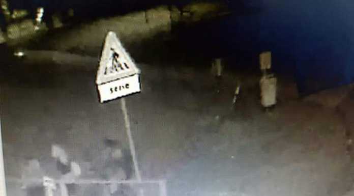 Vandali a Torre, il sindaco: “Ripresi dalle telecamere, chiedete scusa”