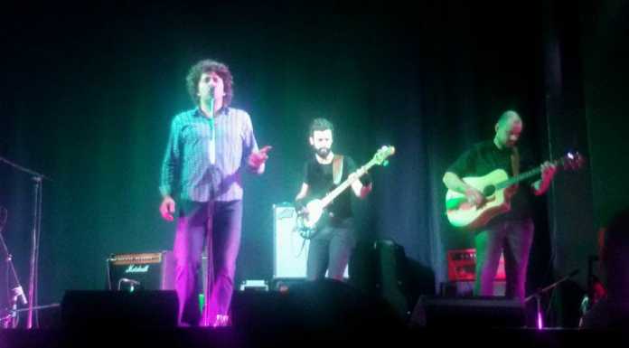 Applausi al concerto del cestista Arturo Fracassa al suo primo album