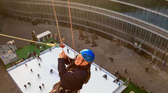 Milano. Con le Guide Alpine in 360 giù dal Pirellone