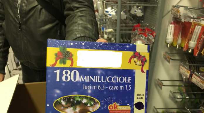 Lodi. Luci natalizie contraffatte: sequestrati 150 km di luminarie