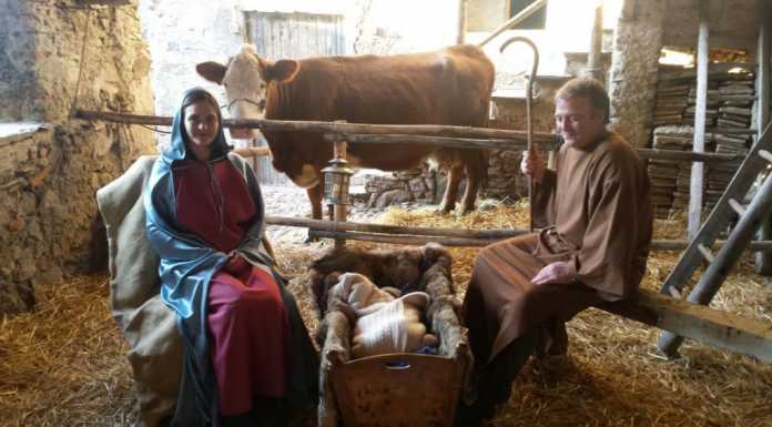 Presepe, bimbi e zampognari, Maggiana “vive” il Natale