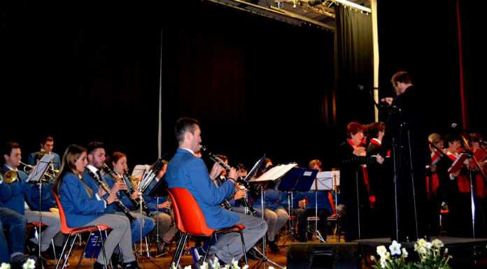 “Note sotto l’albero”, a Mandello emozioni in musica