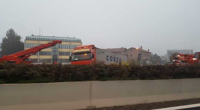 Verano: bilico blocca la super, mattinata ‘nera’ sulla SS36